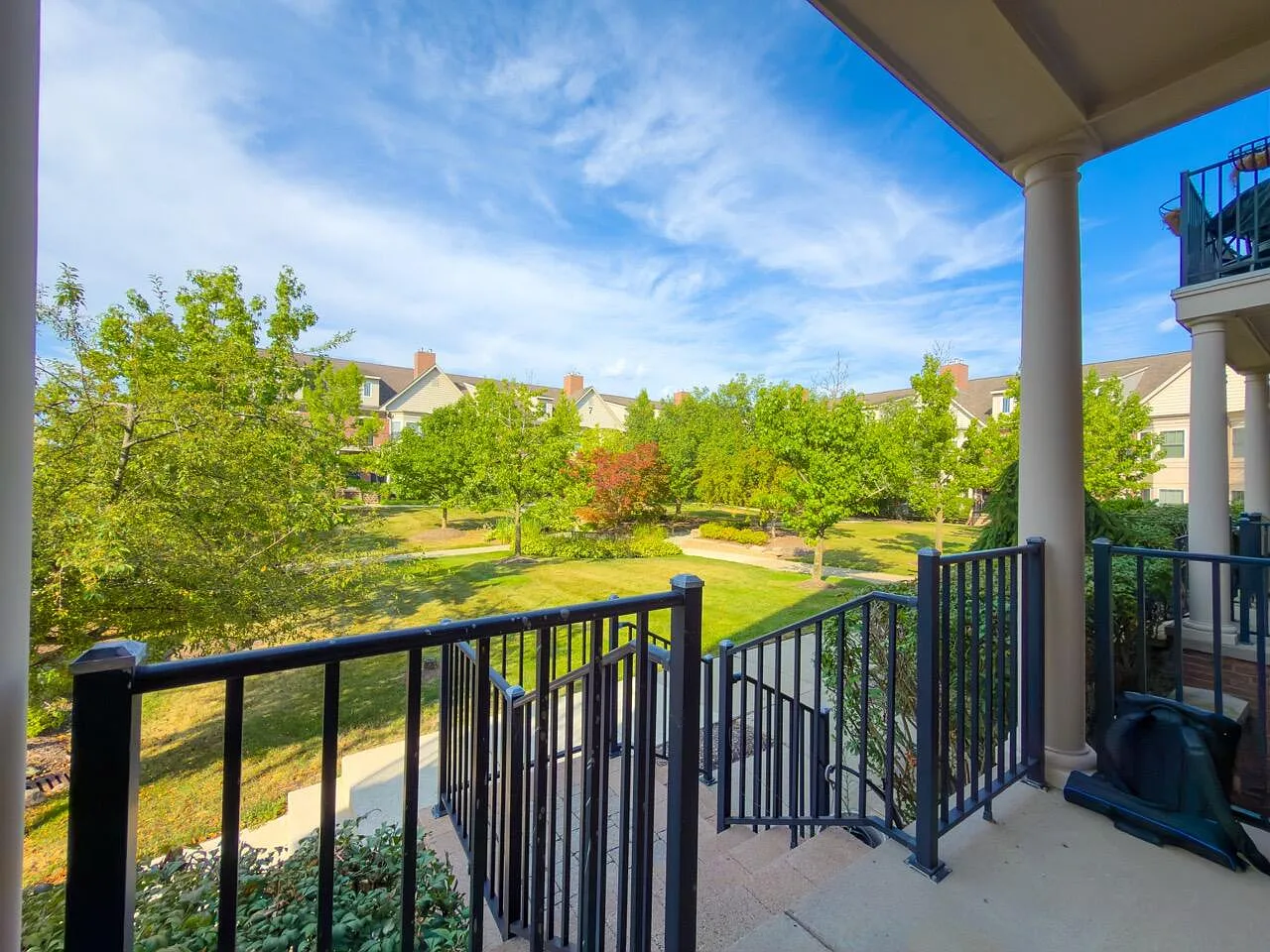 2 bed, 2.0 bath, 1500 sqft, $2,200 — Photo 2