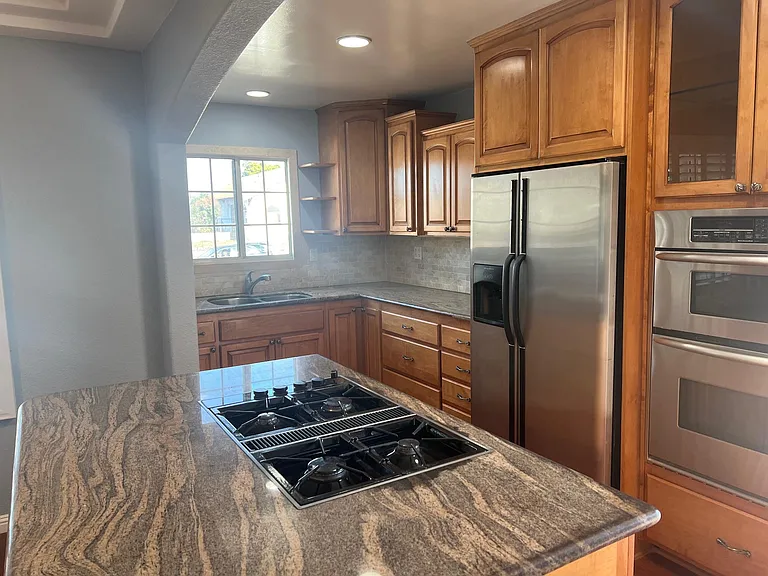 3887 Ocean View Blvd — Photo 5