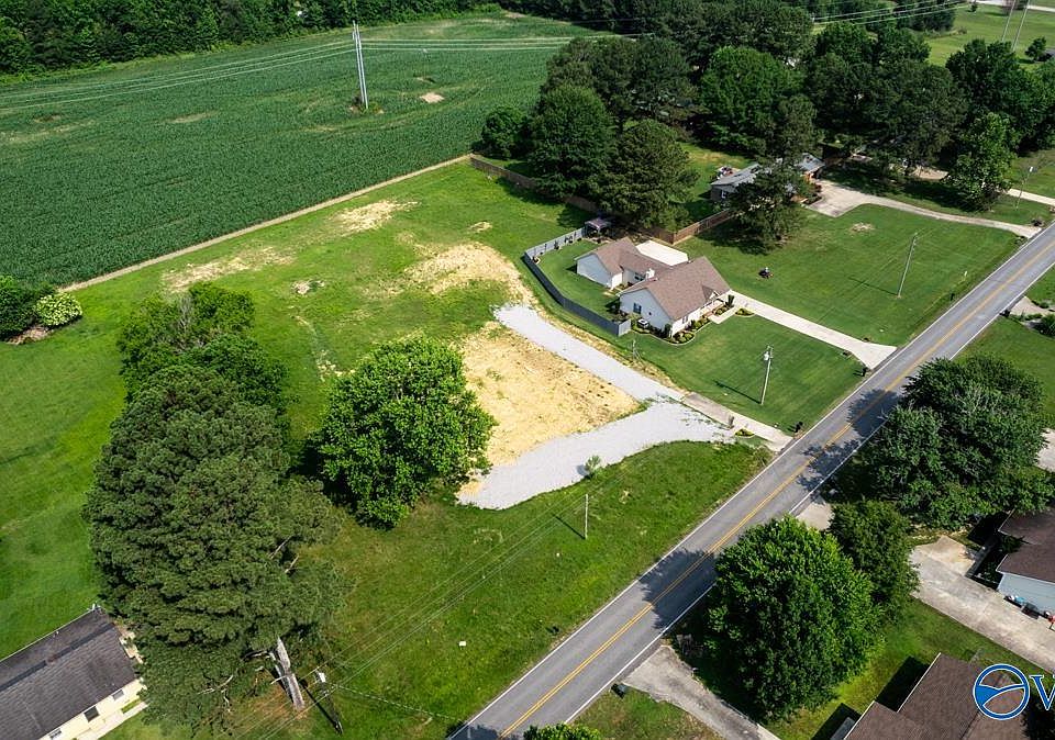 1st image of 1811 Lindsay Ln N #N