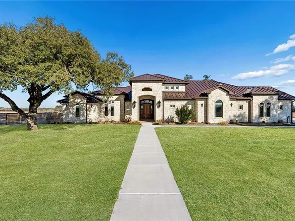 3128 Old Saint Marys Rd, Beeville, TX 78102