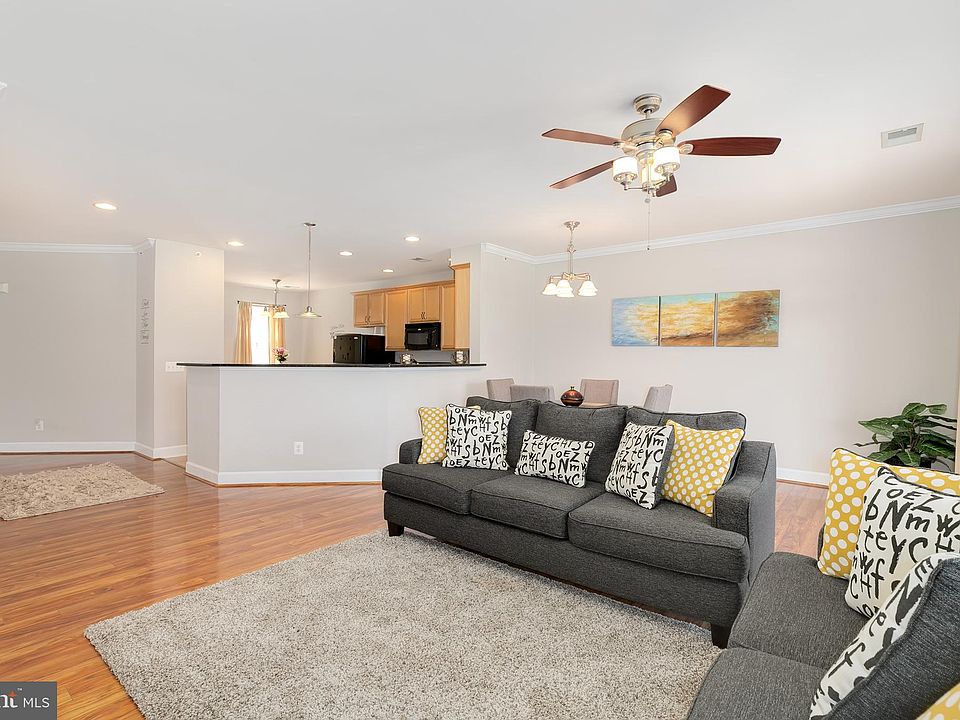 1st image of 13994 Greendale Dr #4