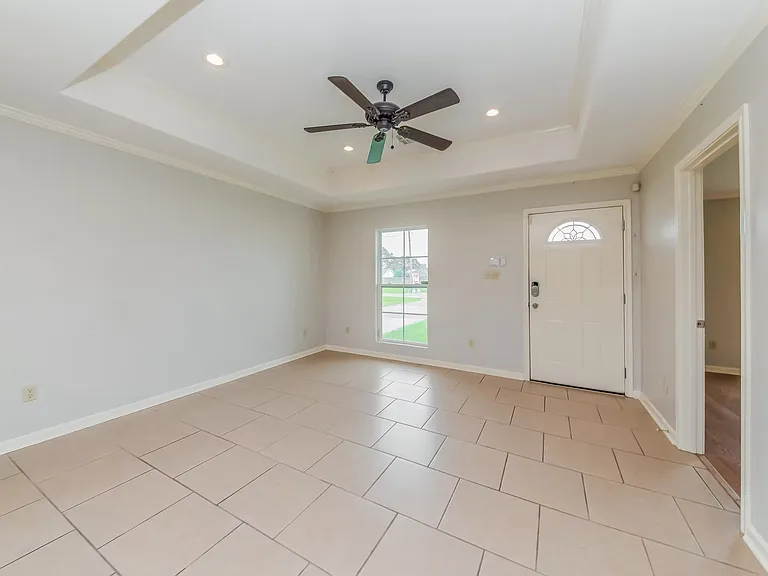 Gary Dr — Photo 14