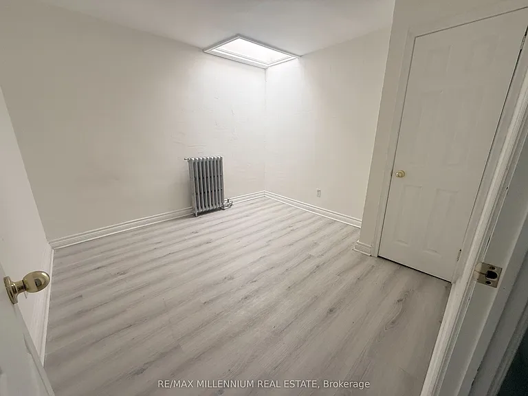 520 Rogers Rd #UPPER LEVEL — Photo 5