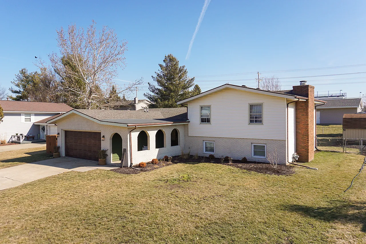 1219 Kim Dr photo 1