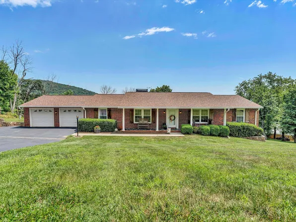 4212 Berry Hill Cir, Vinton, VA 24179