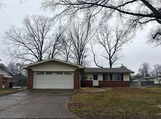 20 Blackburn Dr, Swansea, IL