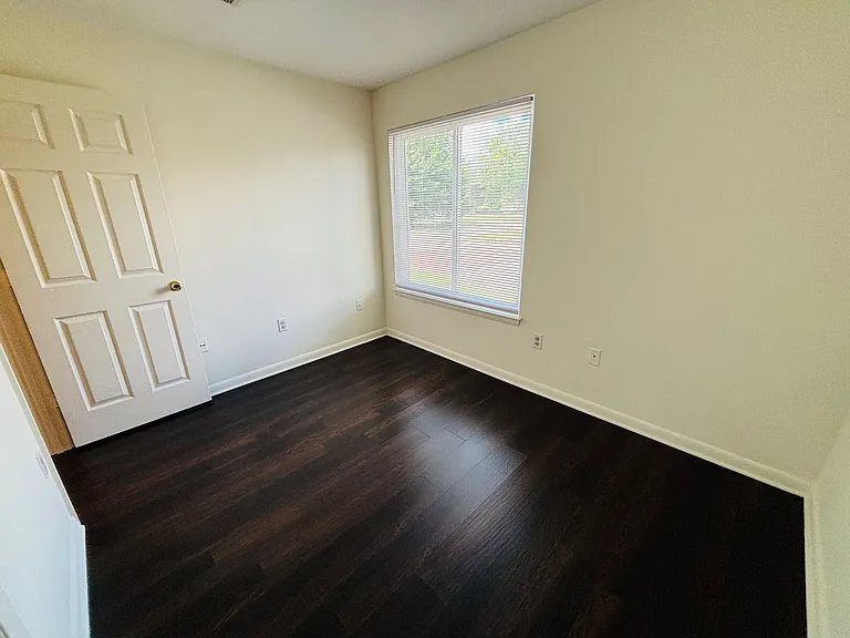 1203G University Ter — Photo 10