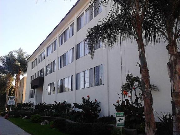 3rd image of 17440 Burbank Blvd APT 102