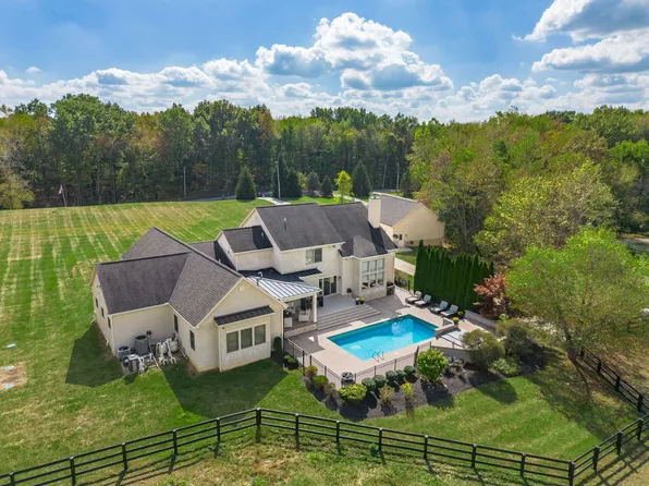 6861 Heverlo Rd, Sunbury, OH 43074