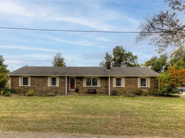 445 Margaret St, East Prairie, MO 63845