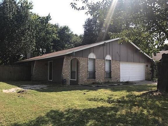 2nd image of 514 Meadowglen Dr