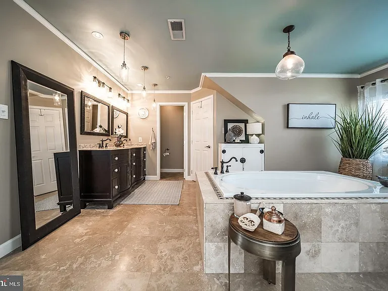 1401 Windjammer Ct — Photo 46