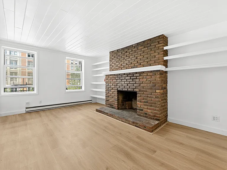 282 Hudson St #2 — Photo 3