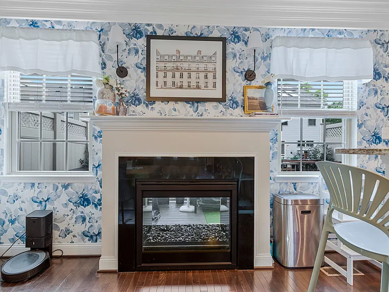 703 Skippers Ln — Photo 9