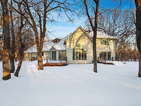 Private Treed Lot filled w/ Wildlife