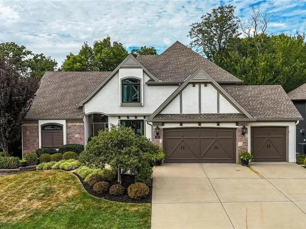 14670 NW 66th St, Parkville, MO 64152