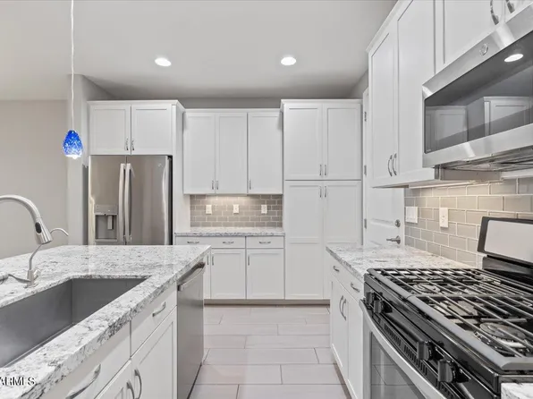 2477 W MARKET Place #27, Chandler, AZ 85248