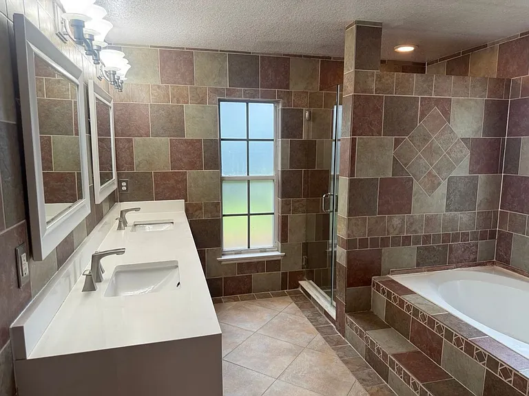 9020 Lake Coventry Ct — Photo 20