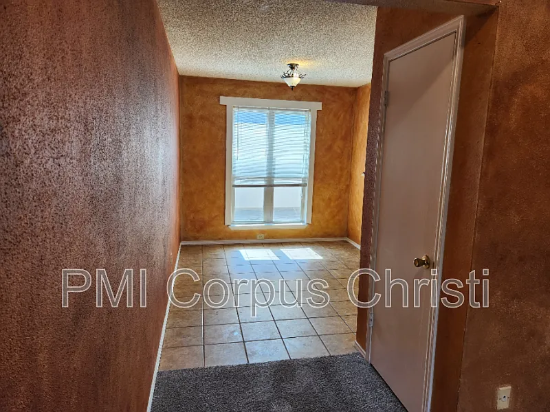 2 bed, 1.5 bath, 982 sqft, $1,200 — Photo 4