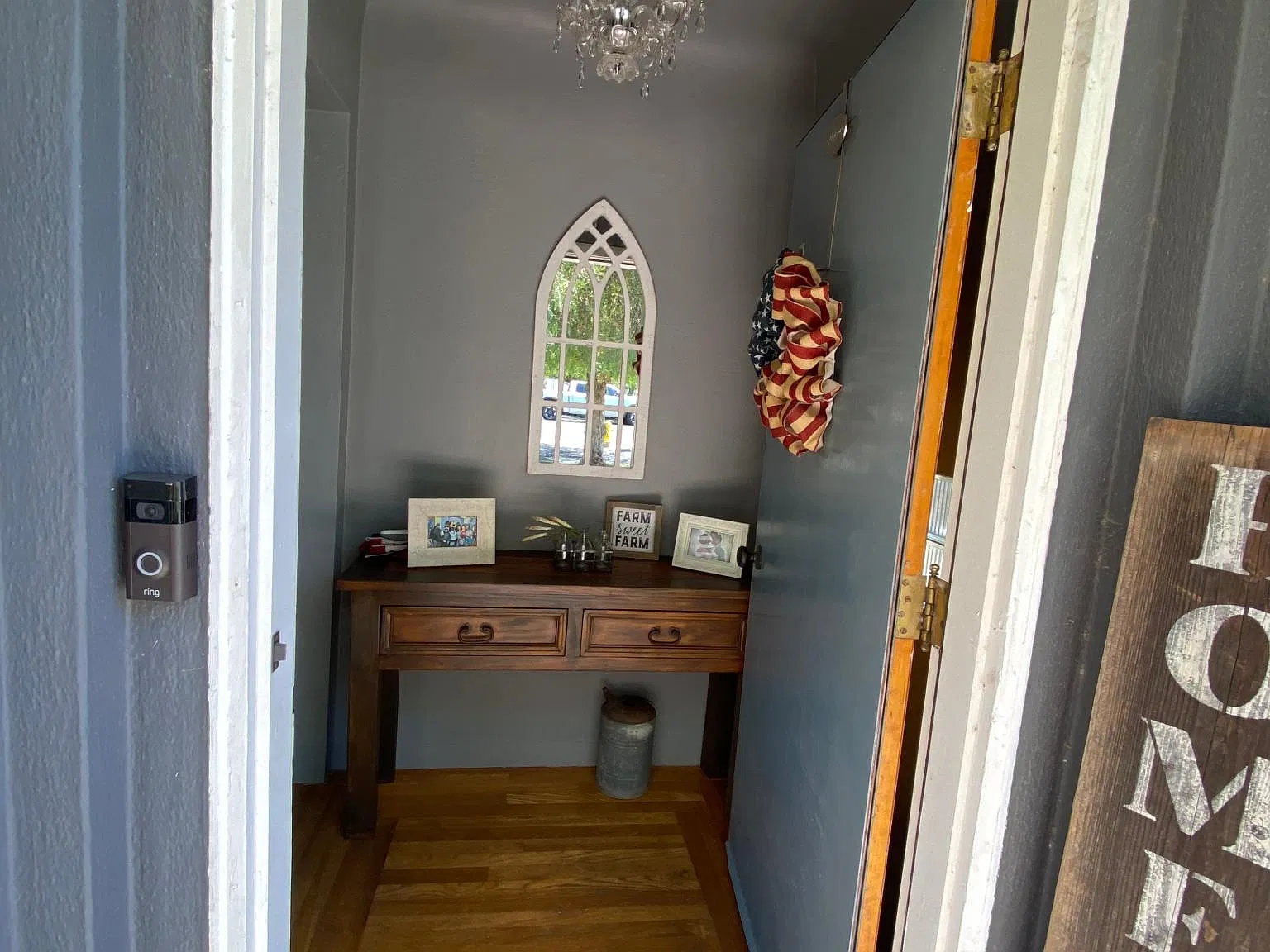 3 bed, 1.5 bath, 1710 sqft, $2,800 — Photo 2