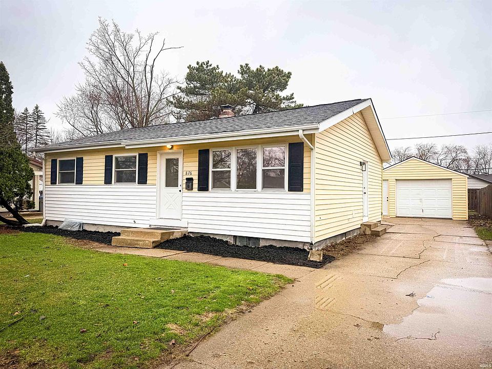 1st image of 876 Hiawatha Dr