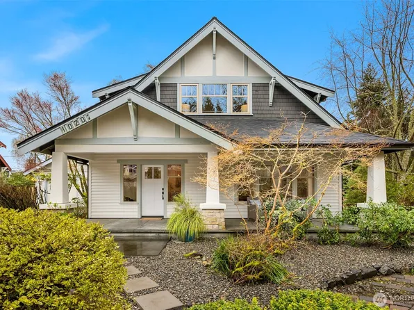 10202 Rodal Court NE, Bainbridge Island, WA 98110