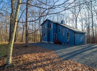 248 Upper Independence Dr, Lackawaxen, PA 18435