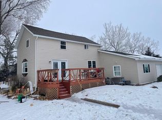 202 Grey Goose Rd, Pierre, SD 57501