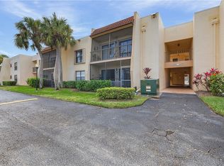 12501 McGregor Blvd APT 8, Fort Myers, FL 33919