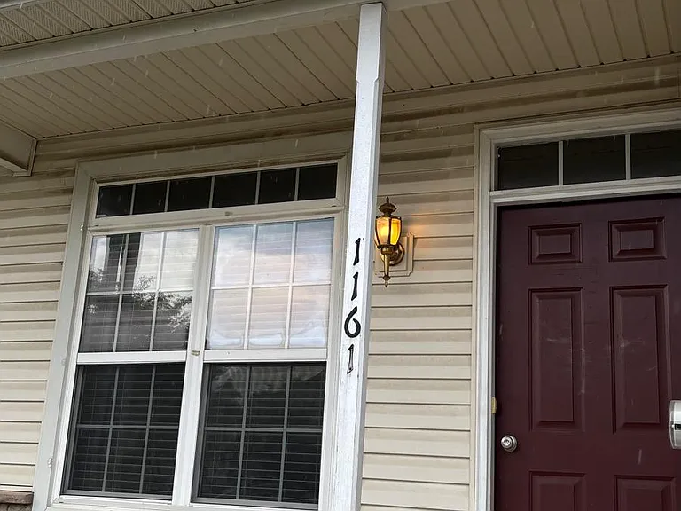 1161 Tudor Dr — Photo 4