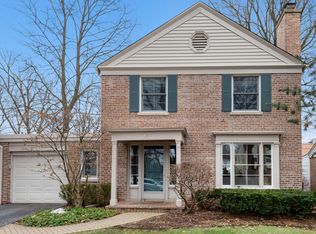 39 Salem Ln, Evanston, IL 60203