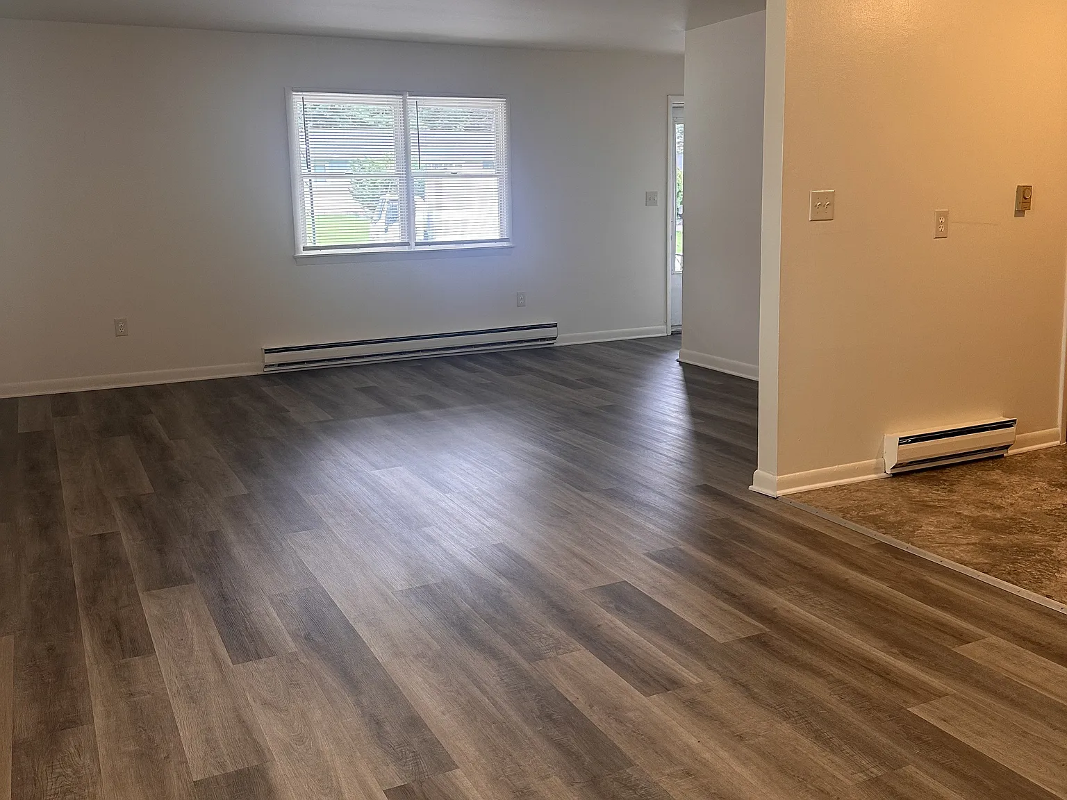Evelyn Street Apartments — Photo 3