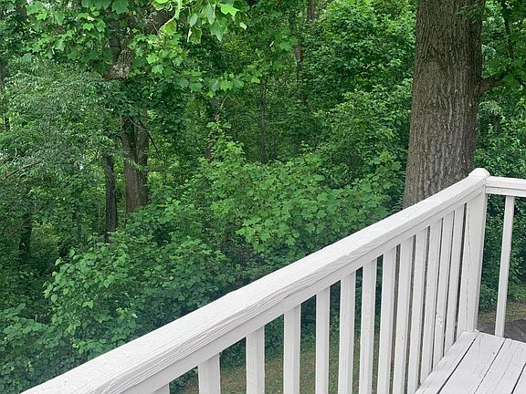 3rd image of 2124 Montgomery Cir