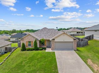 186 Cambridge Dr, Hot Springs, AR 71913