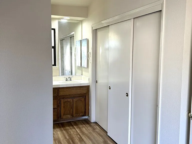 306 Autumn Gold Dr — Photo 8