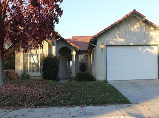 395 Madrid Ln, Madera, CA