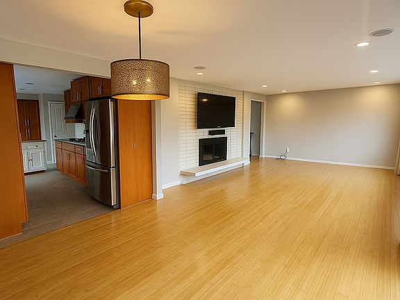 3rd image of 2624 171st Ave SE