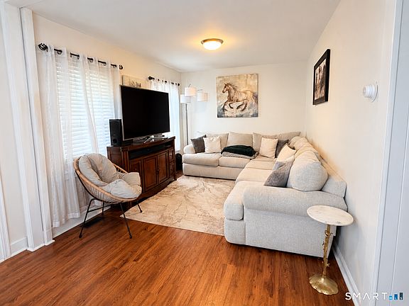 4th image of 193 Portsea Street