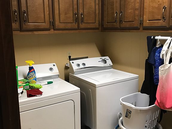 Laundry room,alot of storage