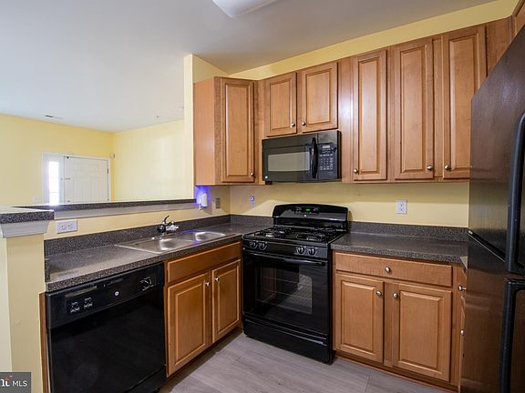5th image of 359 Union St #A