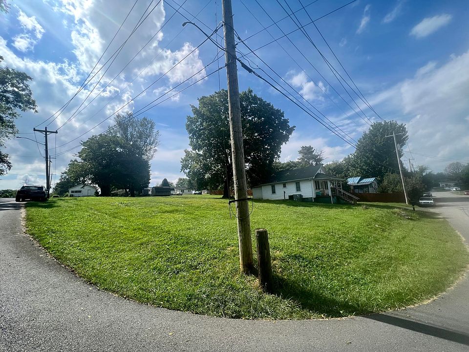 2nd image of 448 Locust Ave