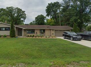 7070 Riverstone Rd, West Bloomfield, MI 48322