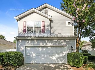 8611 Meadowmont View Dr, Charlotte, NC 28269