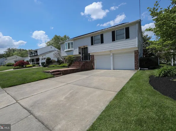 47 Heritage Rd, Marlton, NJ 08053