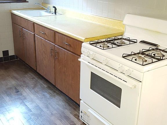 4th image of 3222 N Major Ave