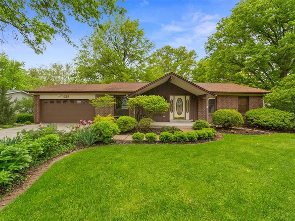 525 Stephanie Ln, Ballwin, MO 63011