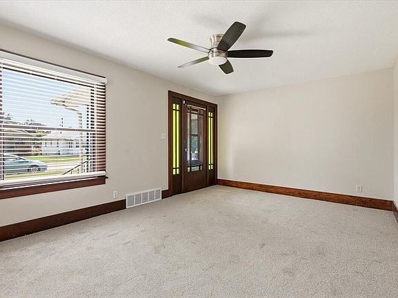 5th image of 3434 6th Ave