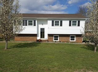 2741 River Ridge Rd, Pfafftown, NC 27040