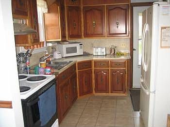 2nd image of 2424 Edgemore Ave
