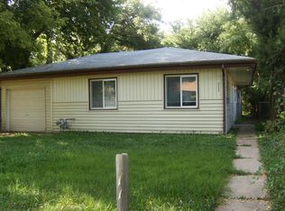 3111 E Glen Oaks Dr, Wichita, KS 67216